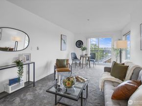 1909 10th Avenue W 301, Seattle WA 98119