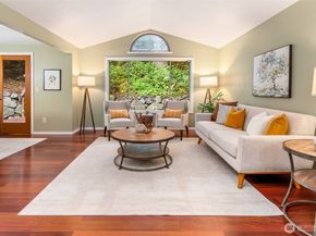 21007 Pioneer Way, Edmonds WA 98026