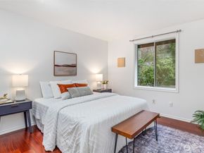 21007 Pioneer Way, Edmonds WA 98026