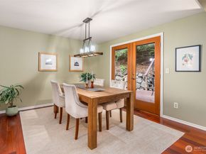 21007 Pioneer Way, Edmonds WA 98026