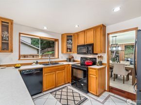 21007 Pioneer Way, Edmonds WA 98026