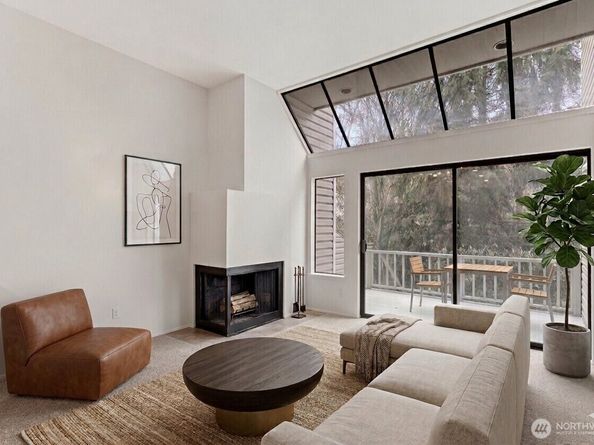 19805 15th Avenue NE 3, Shoreline WA 98155