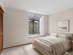 19805 15th Avenue NE 3, Shoreline WA 98155