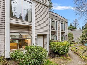 19805 15th Avenue NE 3, Shoreline WA 98155