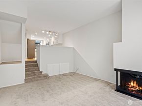 19805 15th Avenue NE 3, Shoreline WA 98155