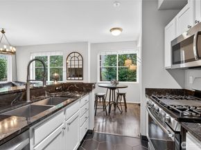 503 225th Lane NE F101, Sammamish WA 98074