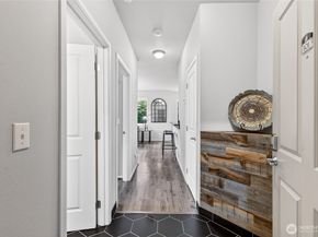 503 225th Lane NE F101, Sammamish WA 98074