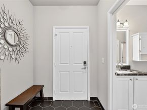 503 225th Lane NE F101, Sammamish WA 98074