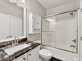 503 225th Lane NE F101, Sammamish WA 98074