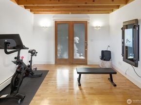 8770 Sand Point Way NE, Seattle WA 98115