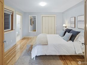 8770 Sand Point Way NE, Seattle WA 98115