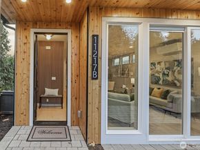 11217 NE 95th Street B, Kirkland WA 98033