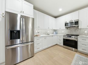 11217 NE 95th Street B, Kirkland WA 98033