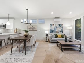 11217 NE 95th Street B, Kirkland WA 98033