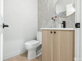 11217 NE 95th Street B, Kirkland WA 98033