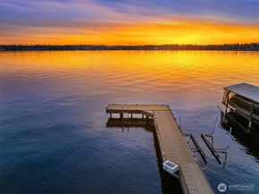 7703 W Mercer Way, Mercer Island WA 98040