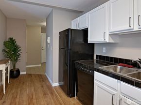 2117 N 107th Street 201, Seattle WA 98133