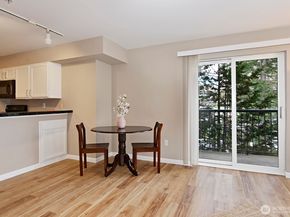 2117 N 107th Street 201, Seattle WA 98133