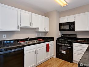 2117 N 107th Street 201, Seattle WA 98133