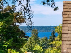 11226 NE 67th Street, Kirkland WA 98033