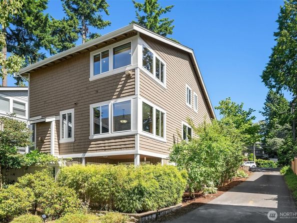 11226 NE 67th Street, Kirkland WA 98033