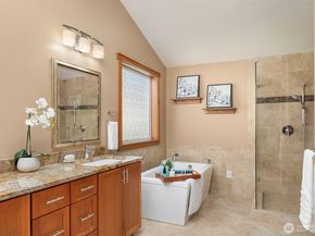 11226 NE 67th Street, Kirkland WA 98033