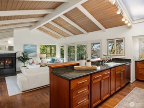 4701 84th Avenue SE, Mercer Island WA 98040