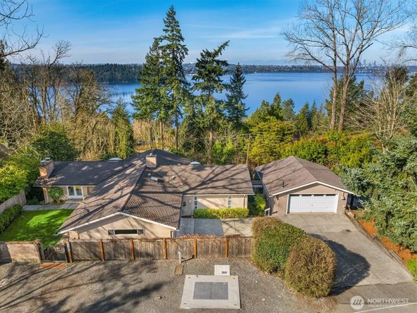 4701 84th Avenue SE, Mercer Island WA 98040