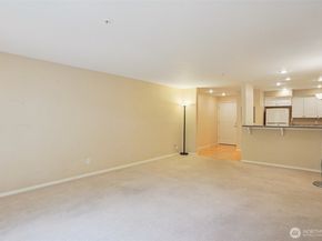 12034 15th Avenue NE 204, Seattle WA 98125