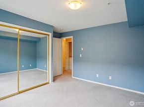 12034 15th Avenue NE 204, Seattle WA 98125