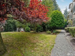 12034 15th Avenue NE 204, Seattle WA 98125