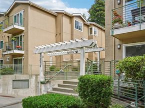 12034 15th Avenue NE 204, Seattle WA 98125