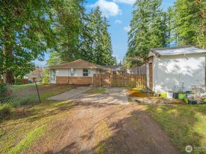 18804 10th Avenue NE, Shoreline WA 98155