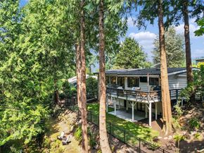 3227 103rd Place NE, Bellevue WA 98004