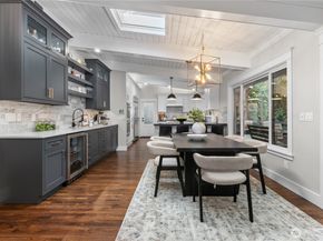 3227 103rd Place NE, Bellevue WA 98004