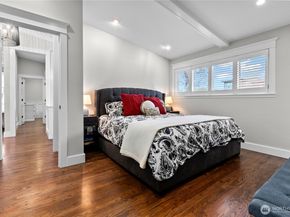 3227 103rd Place NE, Bellevue WA 98004