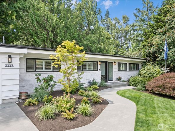 3227 103rd Place NE, Bellevue WA 98004