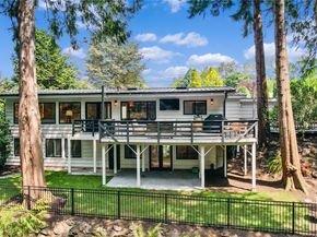 3227 103rd Place NE, Bellevue WA 98004