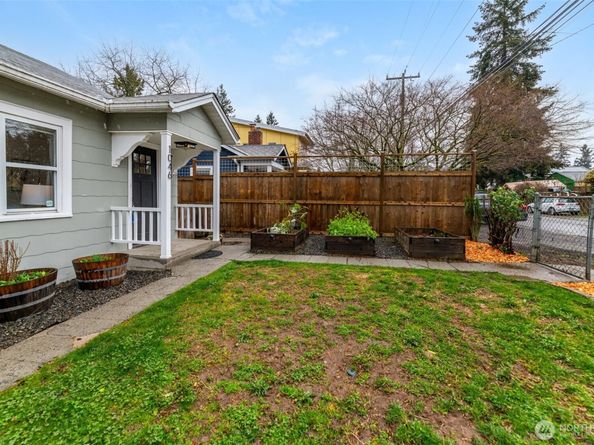 1046 NE 97th Street, Seattle WA 98115