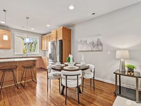 23000 NE 8th Street C3, Sammamish WA 98074