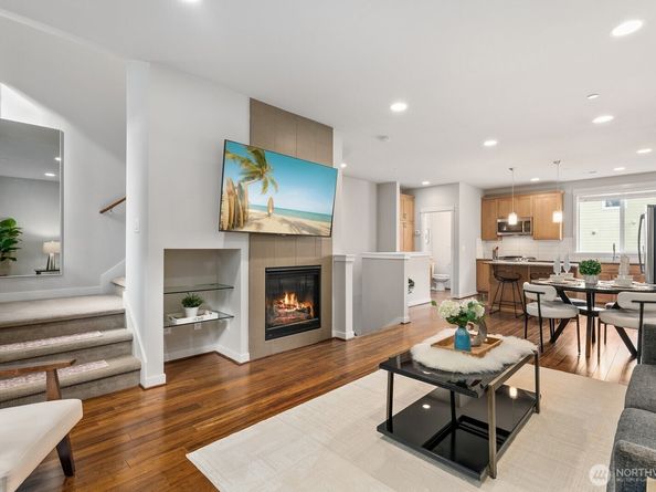 23000 NE 8th Street C3, Sammamish WA 98074