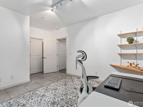 23000 NE 8th Street C3, Sammamish WA 98074