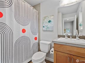 23000 NE 8th Street C3, Sammamish WA 98074