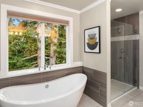 9726 Slater Avenue NE, Kirkland WA 98033