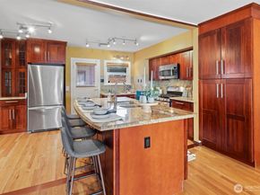 4728 NE 172nd Street, Lake Forest Park WA 98155