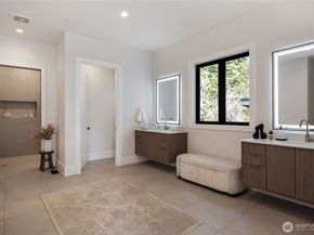 13970 Manzanita Road NE, Bainbridge Island WA 98110