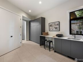 13970 Manzanita Road NE, Bainbridge Island WA 98110