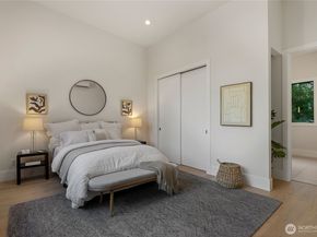 13970 Manzanita Road NE, Bainbridge Island WA 98110