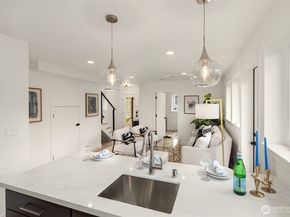 7521 12th Avenue NW, Seattle WA 98117