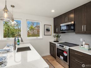 7521 12th Avenue NW, Seattle WA 98117